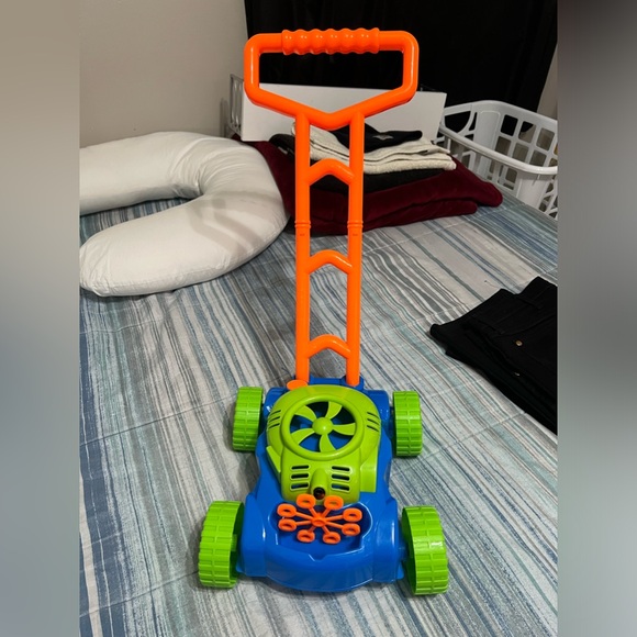 Bubble Lawn Mower Toddler Toy - Picture 5 of 8